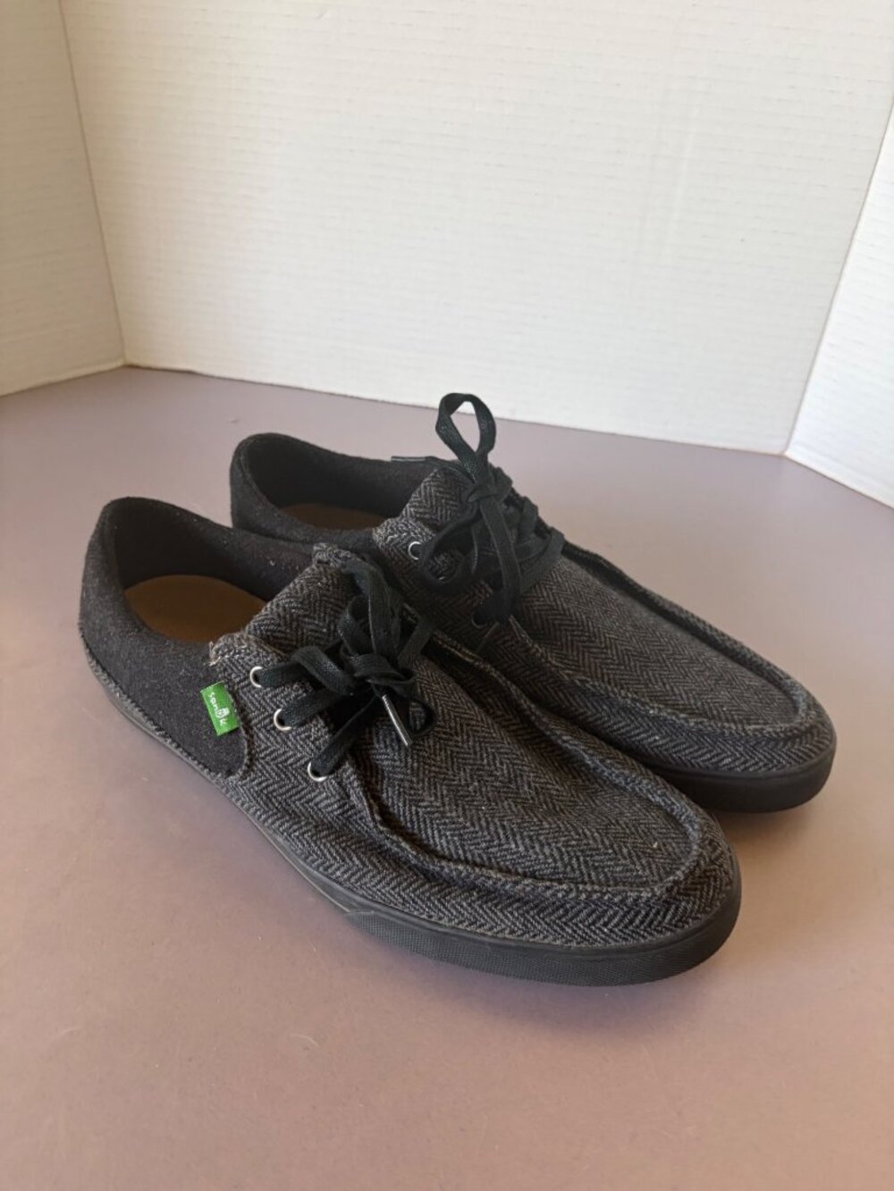 Sanuk Mens Herringbone Black Tweed Casual Shoes With Lace-Up Design